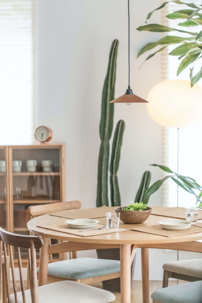 Feng Shui: 85 Easy Tips for Prosperity and Happiness